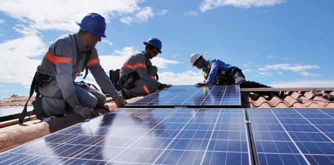Desafios da Regulação e Normatização da Energia Solar: Perspectivas Globais